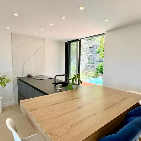 Апартаменты Jardin Avec Jacuzzi, Vue Et Montagne, Clim & Parking *