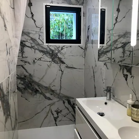 아파트 Jardin Avec Jacuzzi, Vue Et Montagne, Clim & Parking 니스